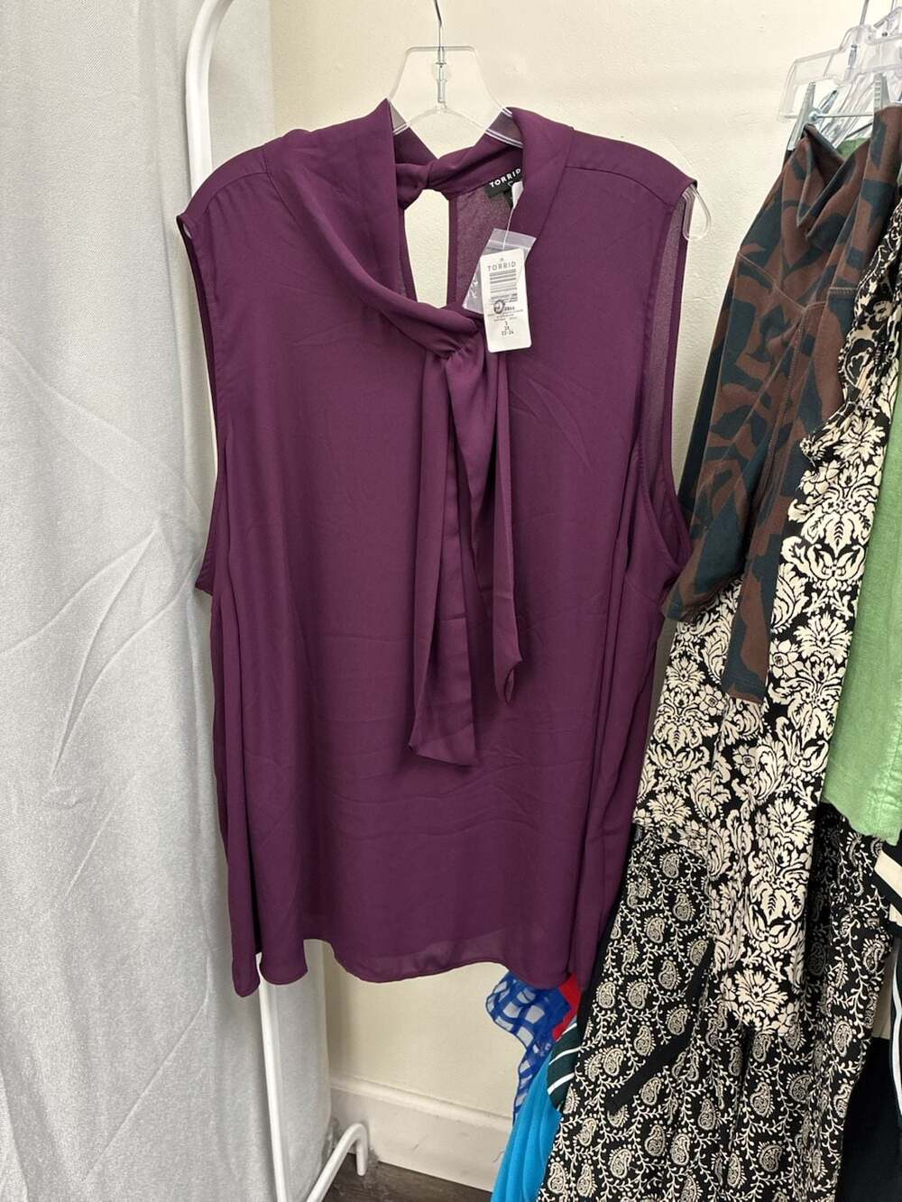 Torrid Georgette Tie Neck Sleeveless Blouse Size 3X Purple